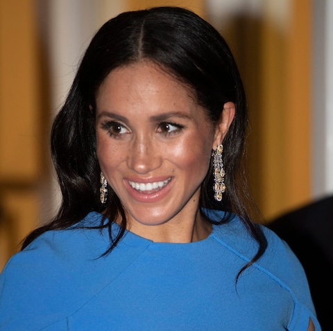 Meghan wore a pair of diamond earrings given to her by Saudi prince Mohammed Bin Salman