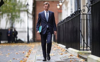 17/11/2022. London, United Kingdom. Chancellor of the Exchequer Jeremy Hunt leaves 11 Downing Street to deliver his autumn statement to the Houses of Parliament. Picture by Simon Dawson / No 10 Downing Street


