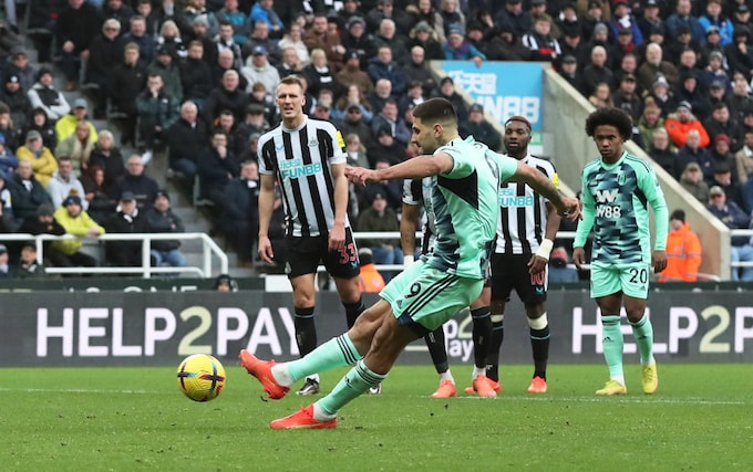 Newcastle vs Fulham live: score and latest updates from St James' Park
